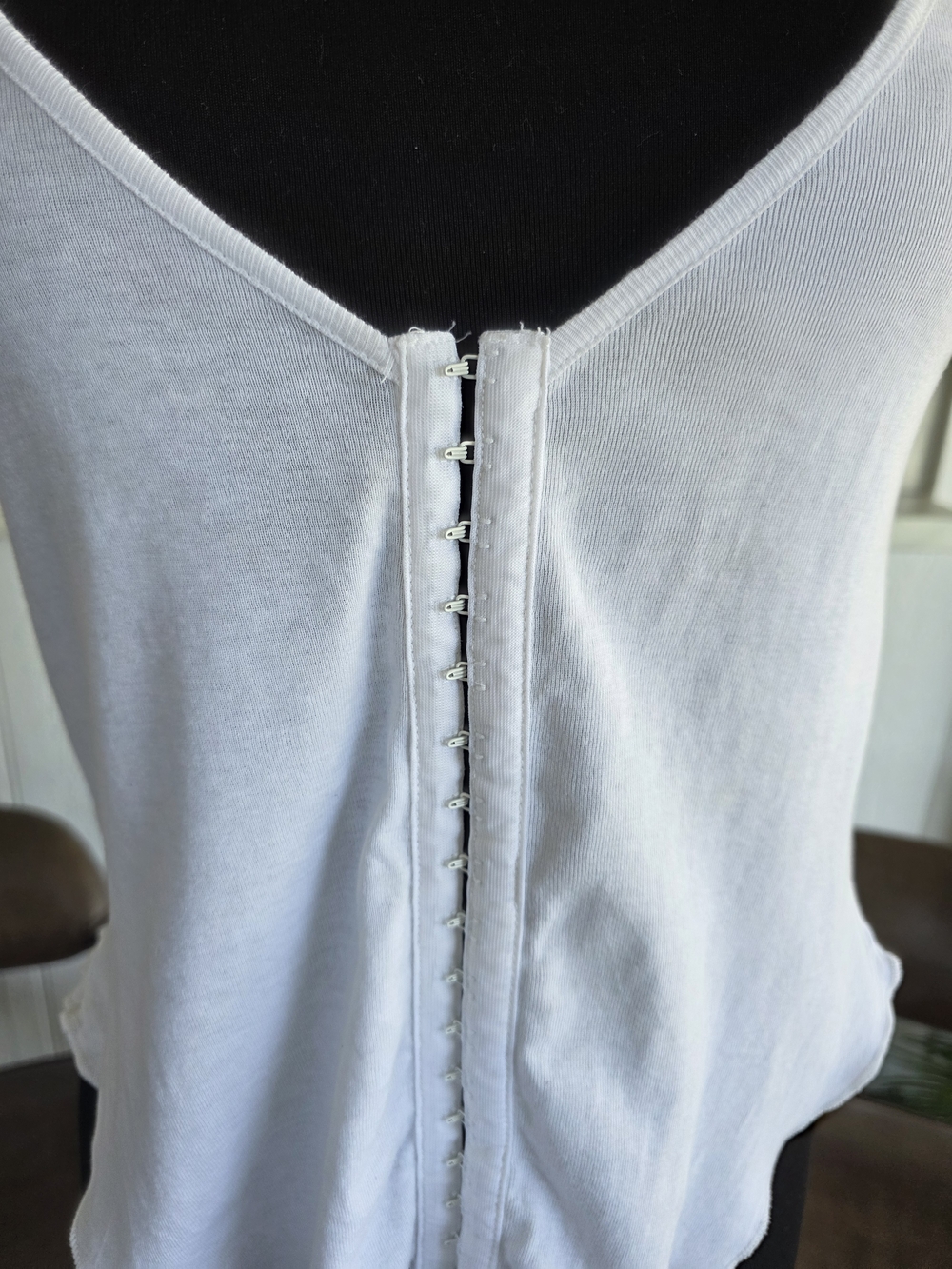 Vintage White Corset Tank Venus L Y2K Hook-Front Spaghetti Strap Tank Top - Picture 8 of 11